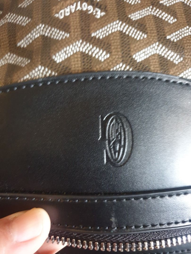 LUGGAGE BAG WITH SLING extra large GOYARD (Category: Luxury Bags & Wallets) located in Manila. Submitted by chrinathalie (Listing ID 1194807792, Image 3). Description: Pm for details.