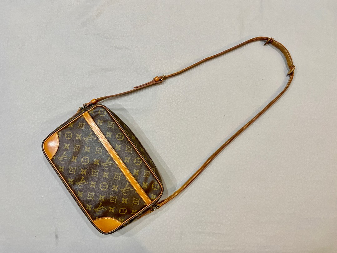 Louis Vuitton Monogram 2WAY Leather Messenger & Shoulder Bags (M46255)
