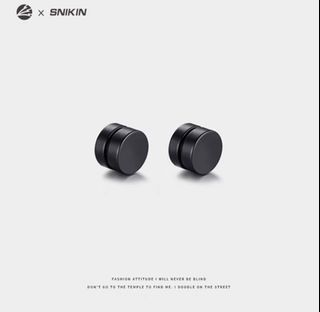 Magnetic Black Ear Ring