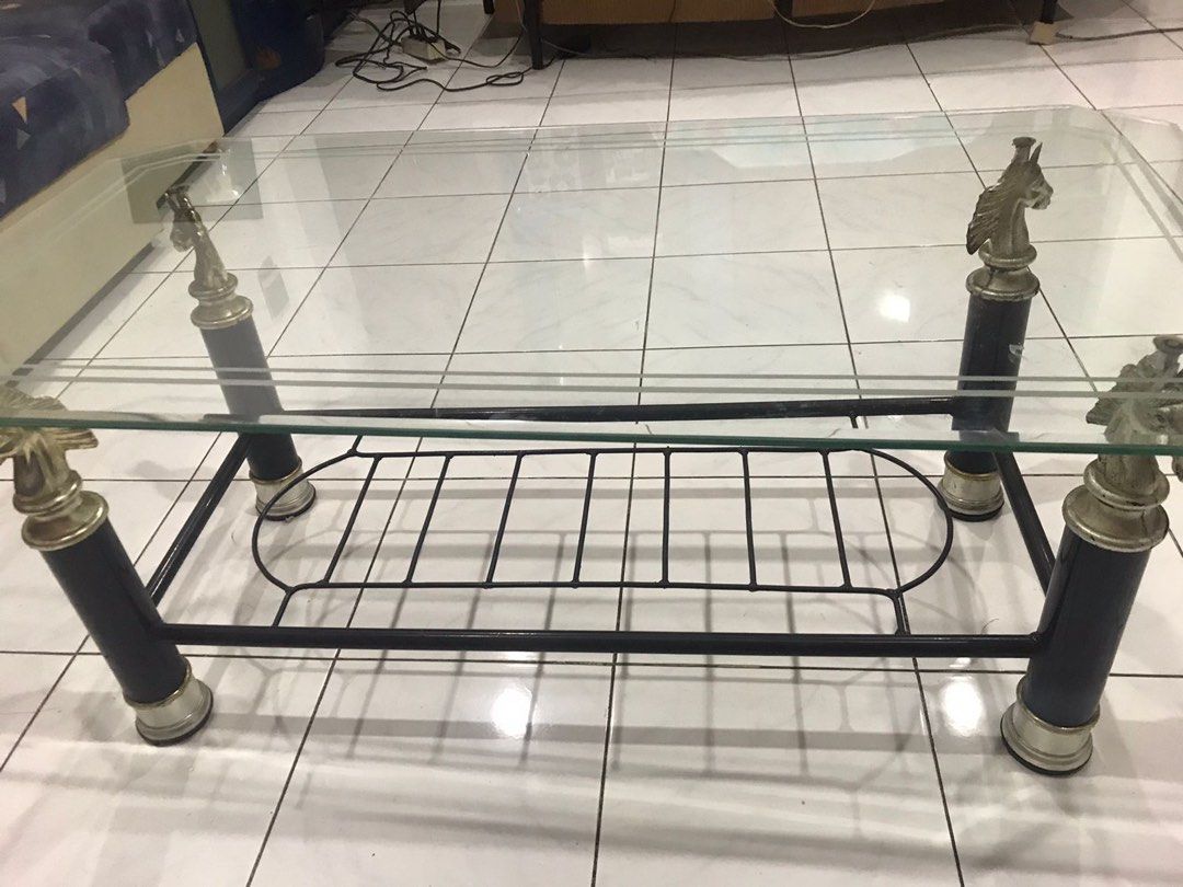 Meja Kaca u/ Ruang Tamu atau Ruang Keluarga, Perabotan Rumah di Carousell
