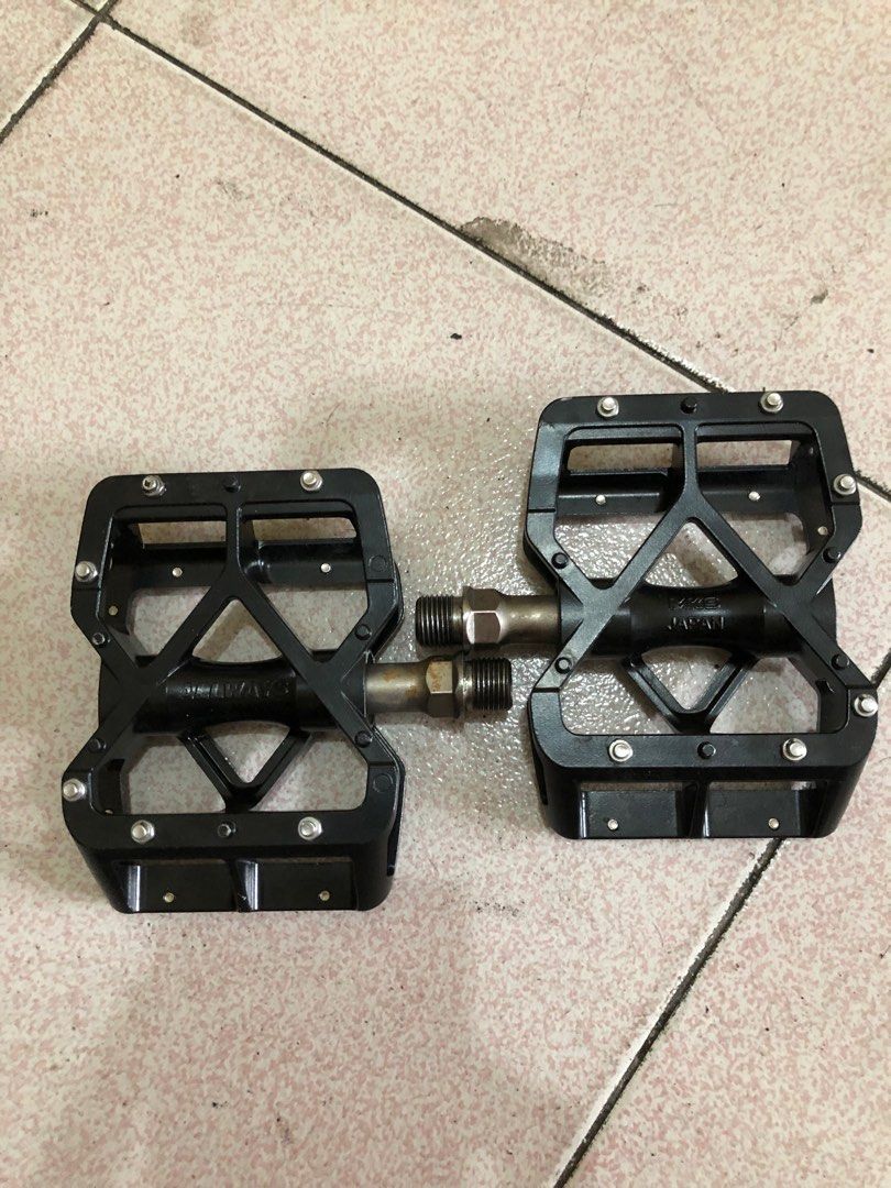 Mks crank bros pedal brompton bb (Category: Bicycles) located in Del Monte. Submitted by howie33 (Listing ID 1192242744, Image 2). Description: Stock brompton bottom bracket- 1,200 Crank bros double shot 3- 5,000 Mks always japan pedal- 3,500 Banawe qc .