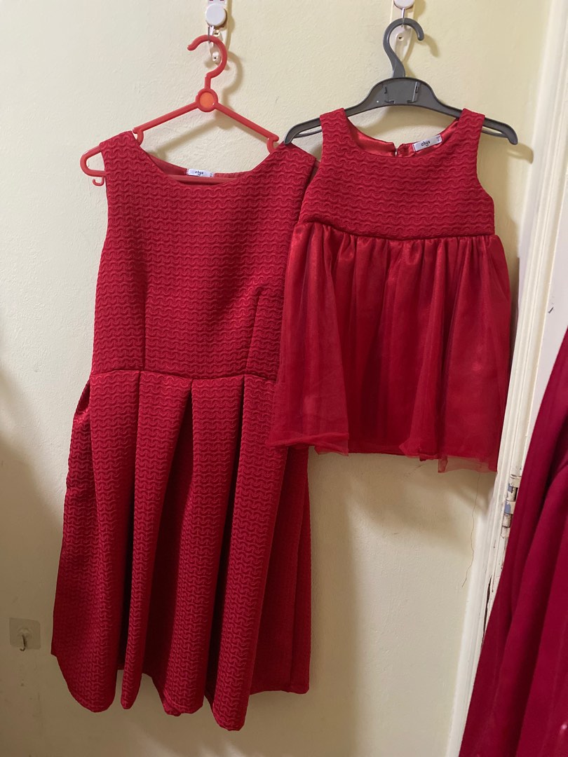 Matching red dresses for mother and daughter shop