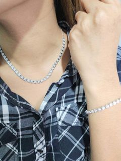 Natural Diamonds 💎💎  Necklace 16 inches 15.3grams Clarity: VVS1 Color: H  Bracelet 6¾ inches 8.32grams Clarity: VVS1 Color: H Mounting: 14 Karat Gold