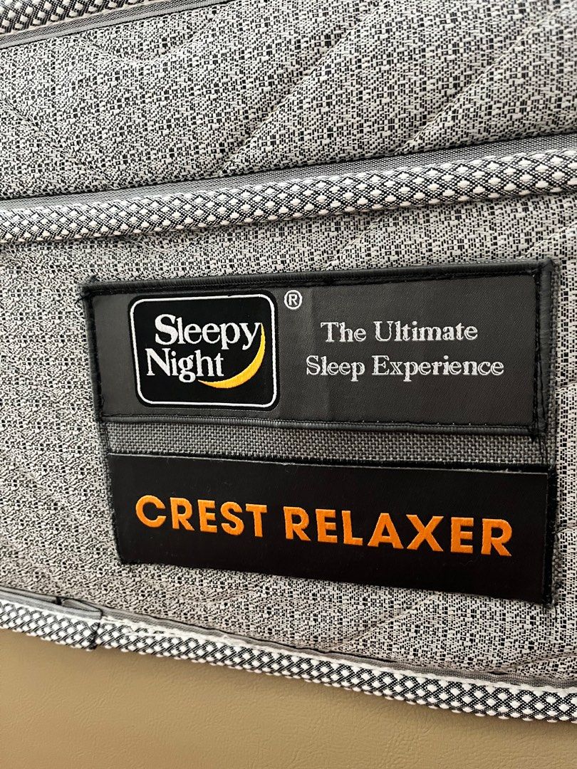 New King size mattress pls no heavy negotiation, Furniture & Home