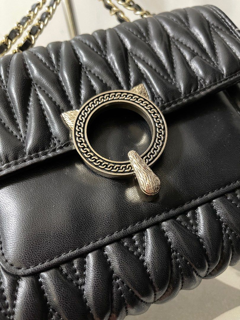 Original Foxer Quilted Sling bag black, Women's Fashion, Bags & Wallets