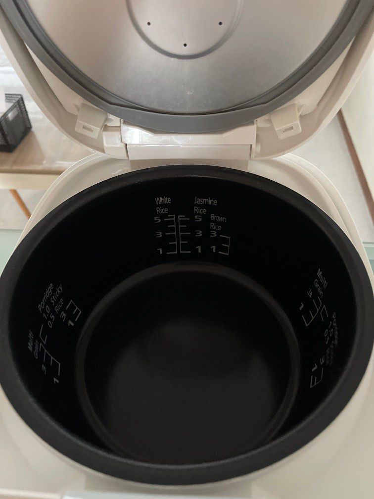 Panasonic Rice Cooker SRZE 105, TV & Home Appliances, Kitchen