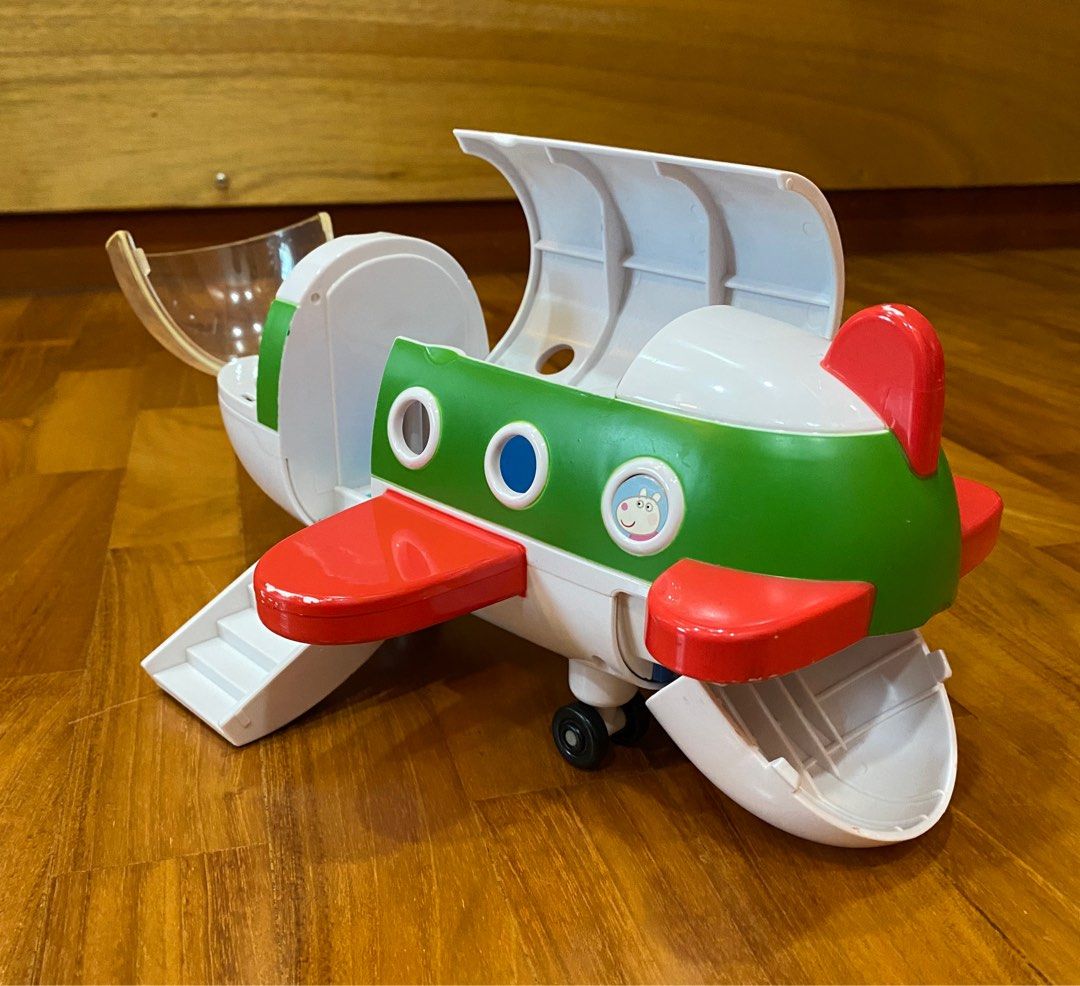Peppa holiday plane top