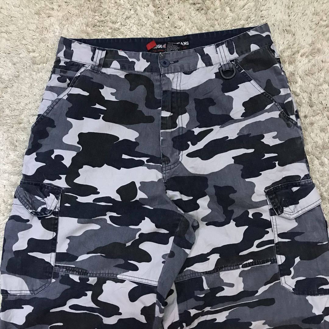 Plugg camo cargo shorts on sale
