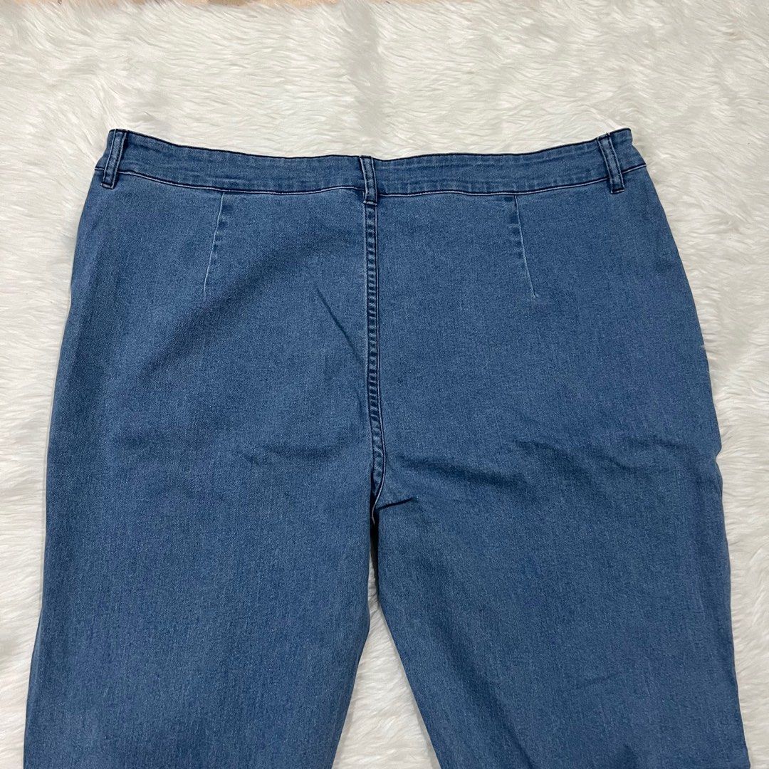 Plus Size Denim Flare Pants in 2XL (Category: Jeans) located in Pasig City. Submitted by shacncpcn (Listing ID 1194926217, Image 2). Description: 🔸 Bnew without tag 🔸 Length: 41 inches 🔸Fabric is stretchable denim.