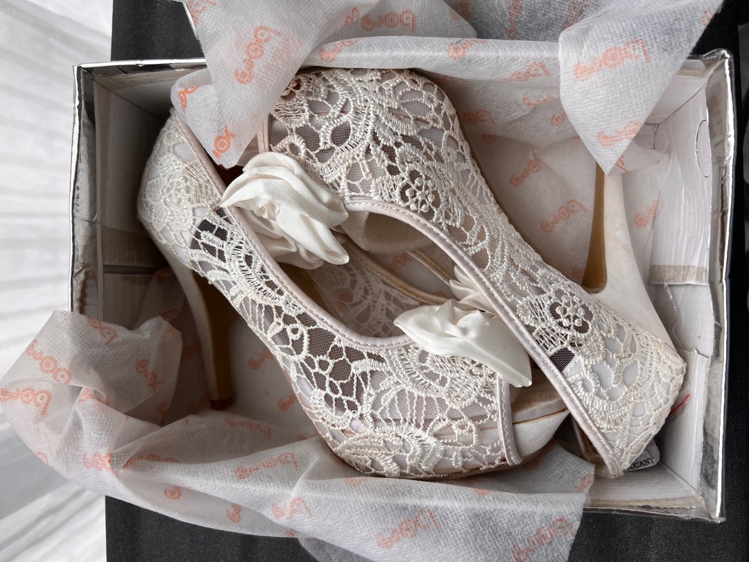 PRELOVED WEDDING SHOES CREAM LACE
