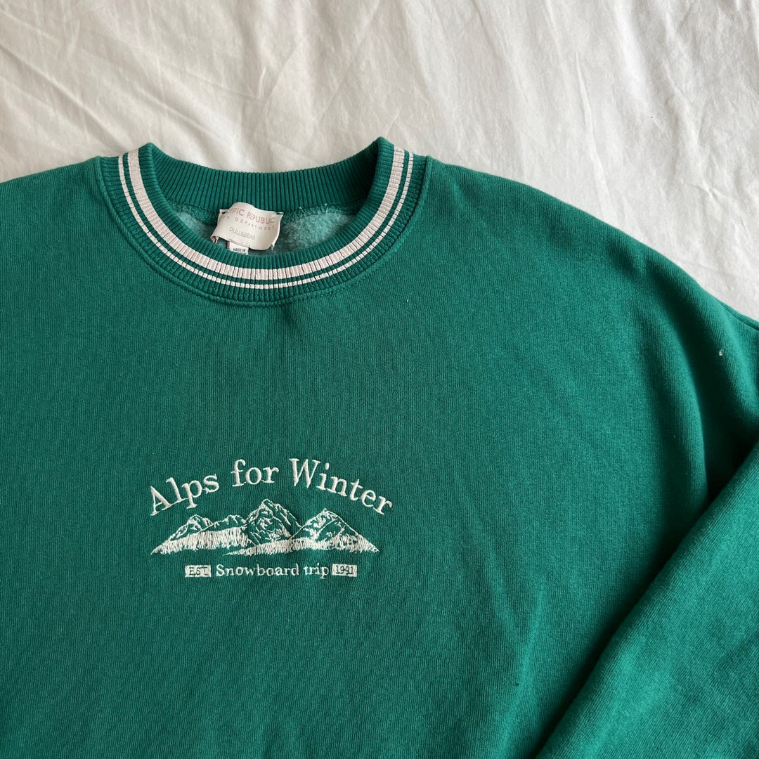 Pull and best sale bear green sweater