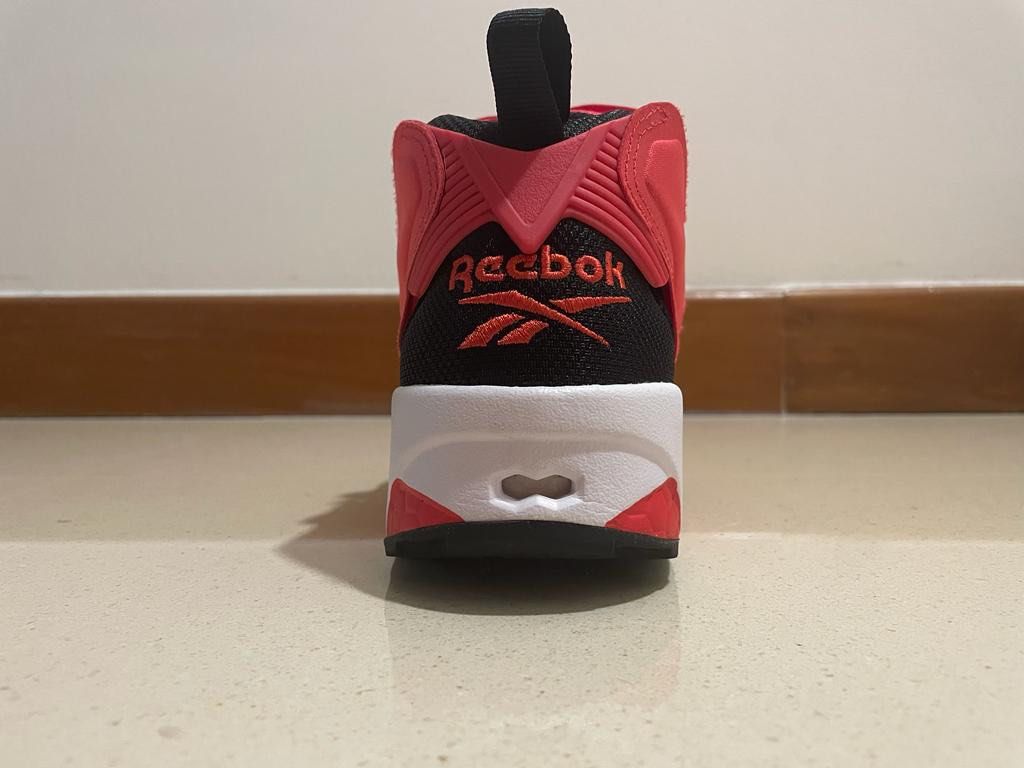 Reebok pump 216 deals