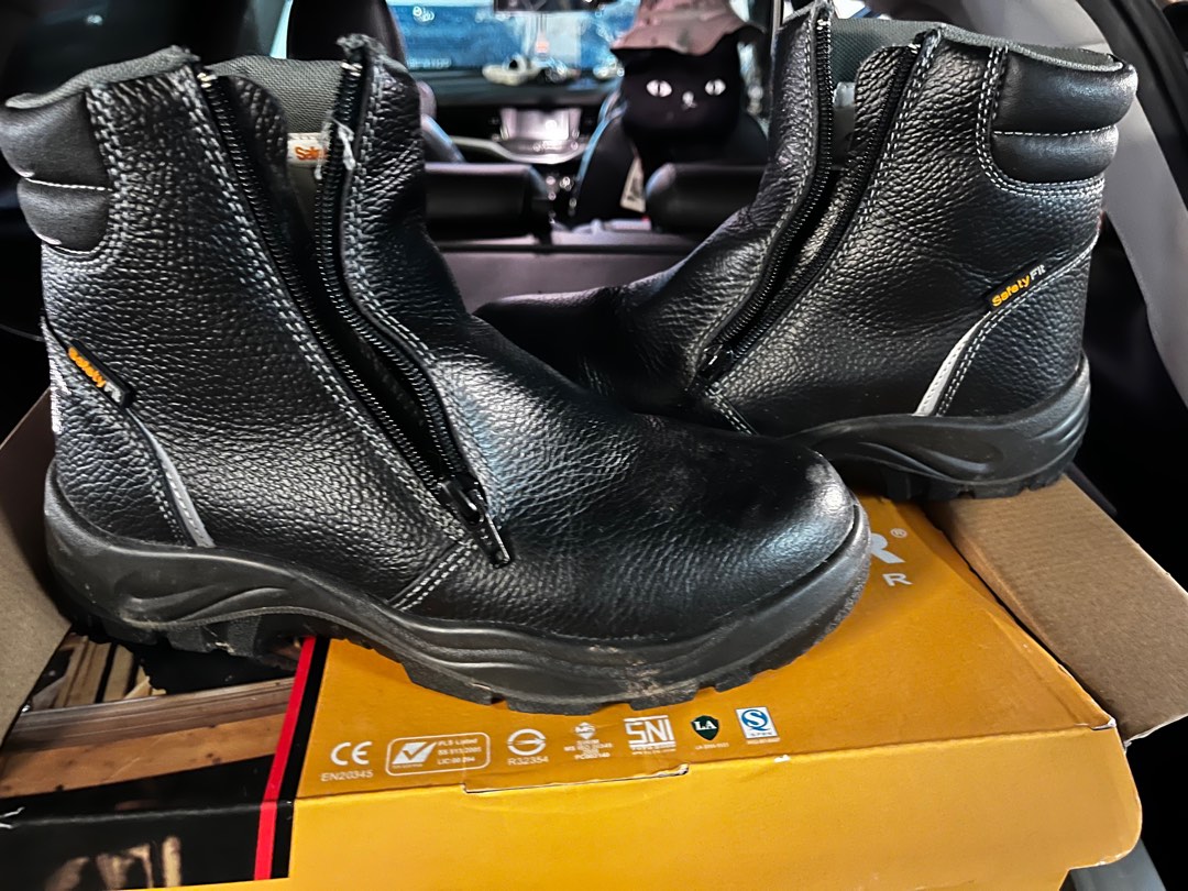 safety walking boots