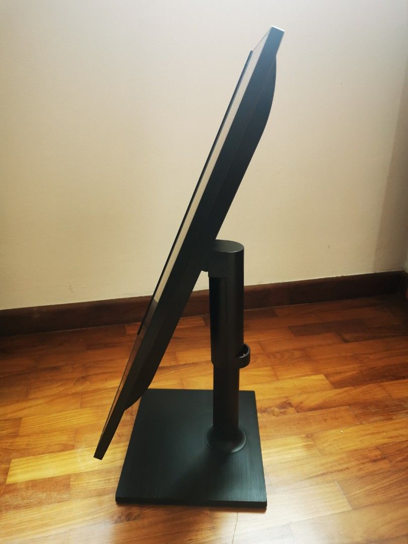 Samsung monitor 24 inch inner screen cracked, Computers & Tech, Parts