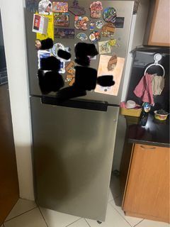 Samsung Refrigerator - Moving out sale