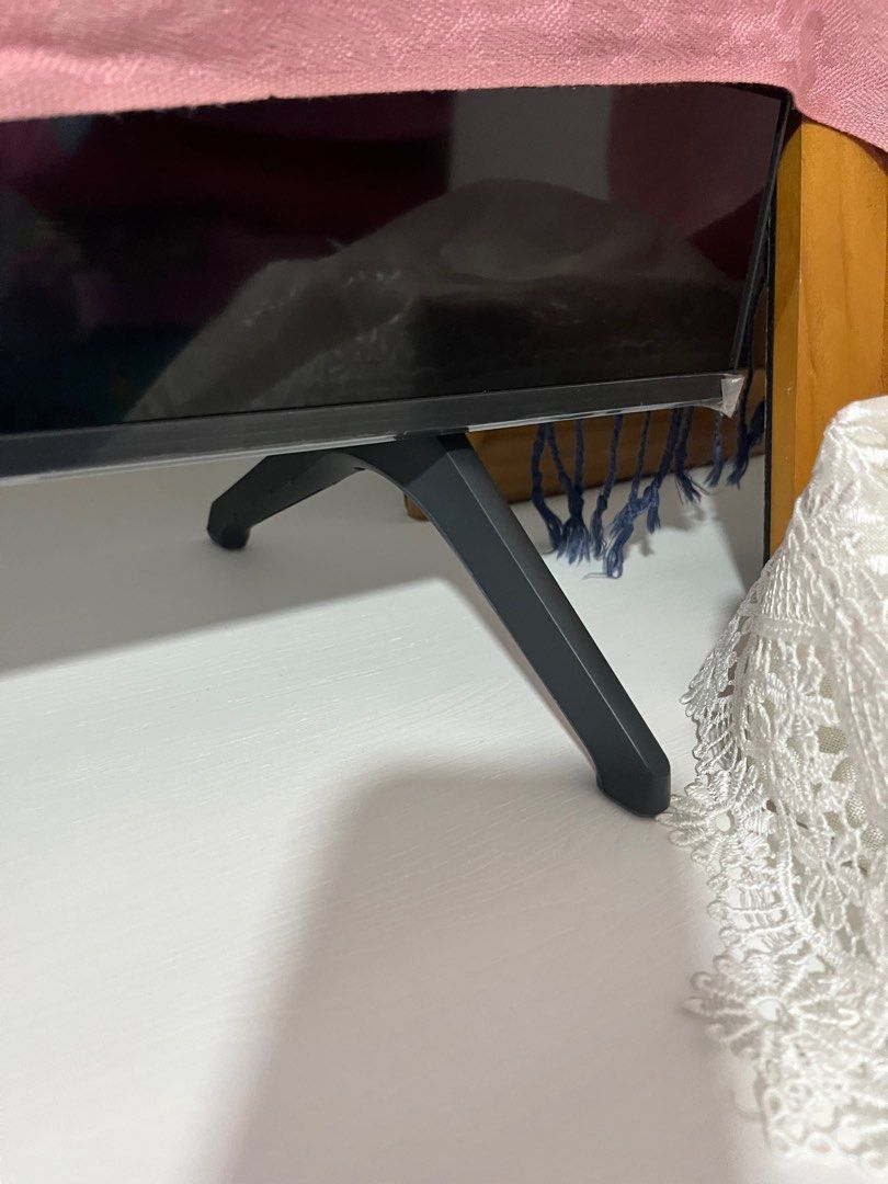 Samsung tv stand UA43AU7000KXXS, TV & Home Appliances, TV