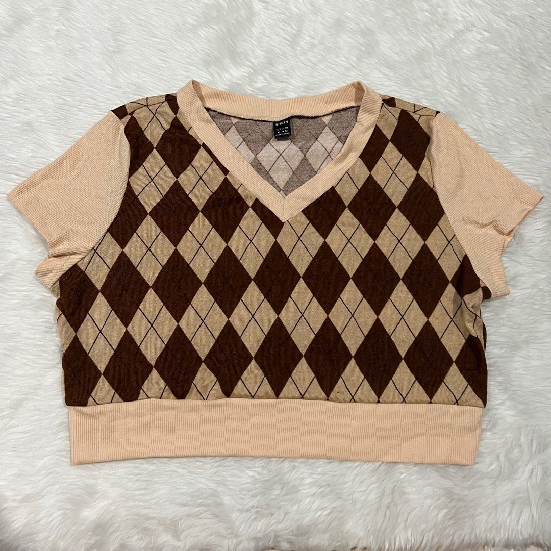 Shein Curve Cropped Top in XL (Category: Shirts) located in Pasig City. Submitted by shacncpcn (Listing ID 1194921007, Image 1). Description: .