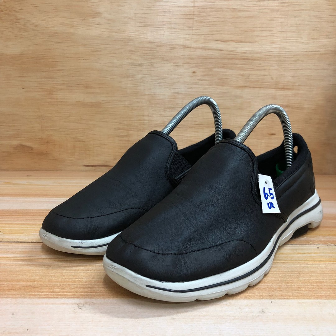Skechers go walk 2025 leather slip on