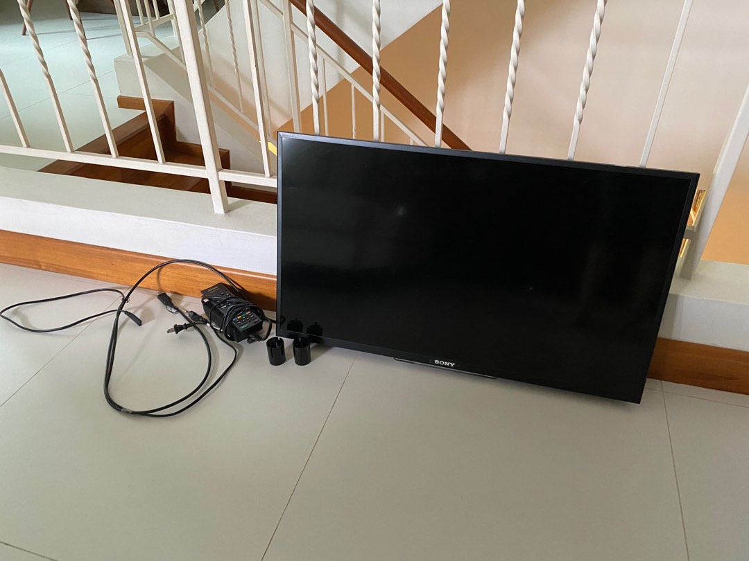 Sony TV connected) Model KDL32W700B, TV & Home Appliances