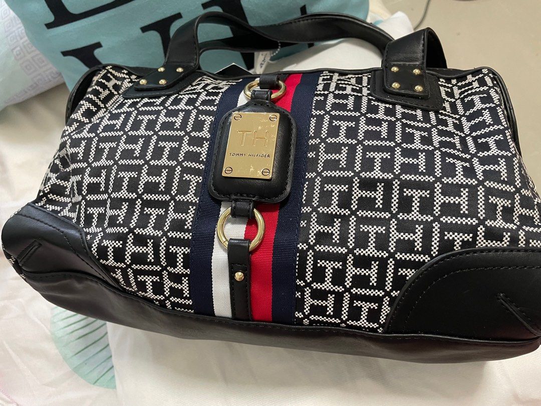 Tommy hilfiger clearance boston bag