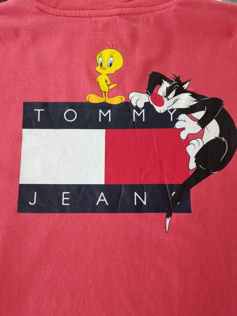 Tommy hilfiger looney tunes store