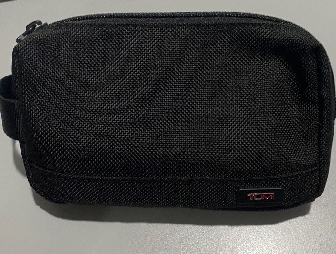 Tumi toiletry bag, Men's Fashion, Bags, Belt bags, Clutches and Pouches