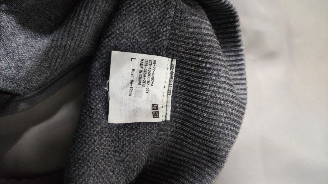 Uniqlo sports bra size L, Women's Fashion, Activewear on Carousell