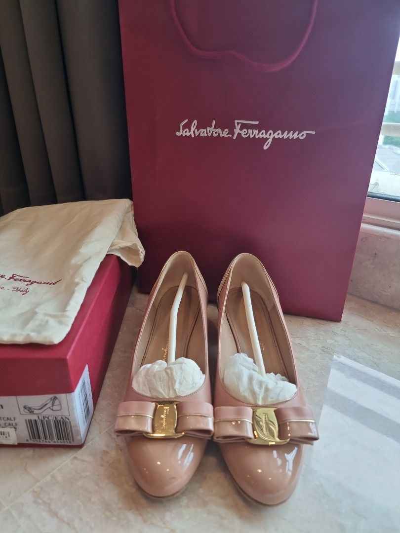 Salvatore ferragamo pumps sale discount