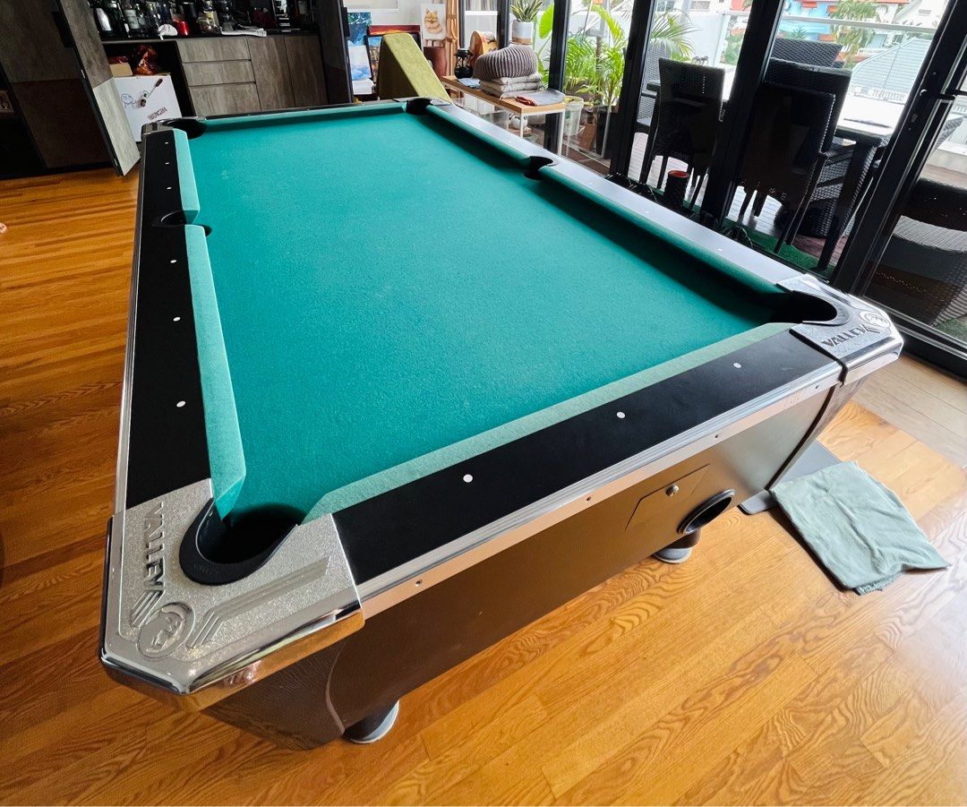 Valley Pool Table Good condition, Hobbies & Toys, Toys & Games on