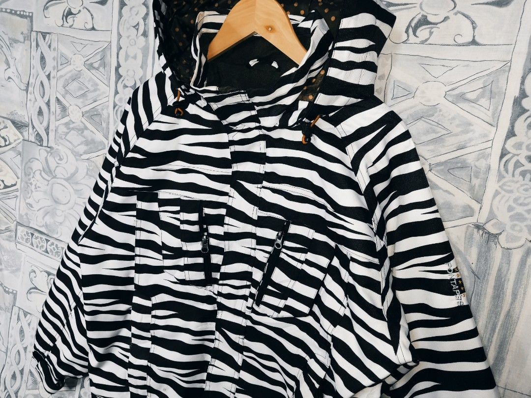Yeezy zebra sample sale