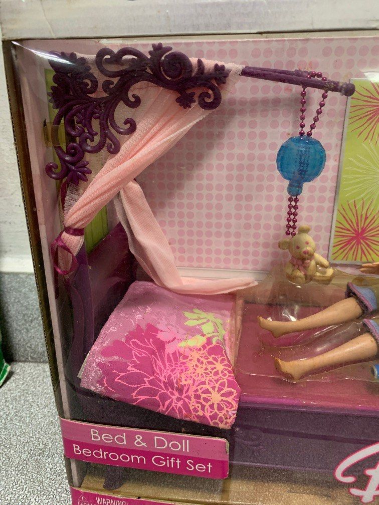 [17 UPLD 020] Barbie Bed & Doll Bedroom Gift Set, Hobbies & Toys