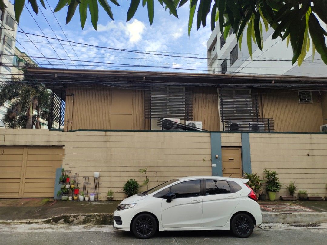 255sqm 2 Storey Corner Lot D.Tuazon Quezon City