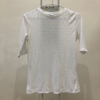 [二手] ZARA白色設計感壓紋上衣