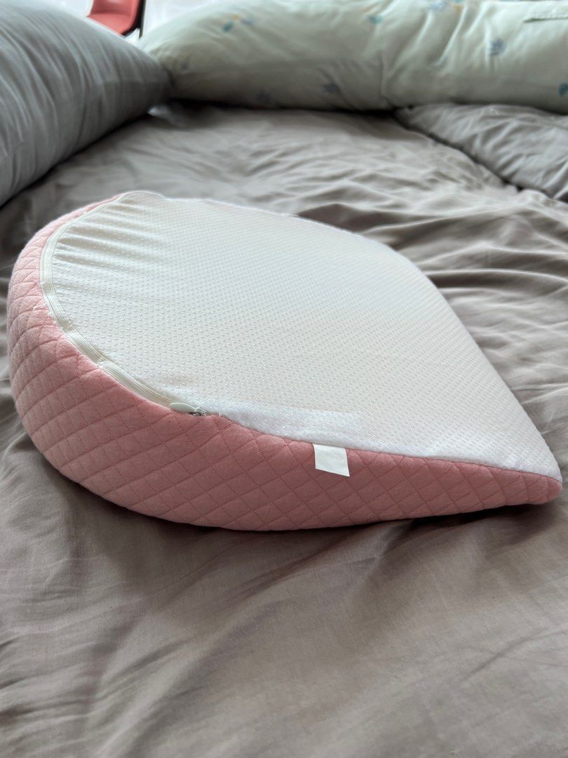Anti reflux pillow wedge, Babies & Kids, Baby Nursery & Kids Furniture