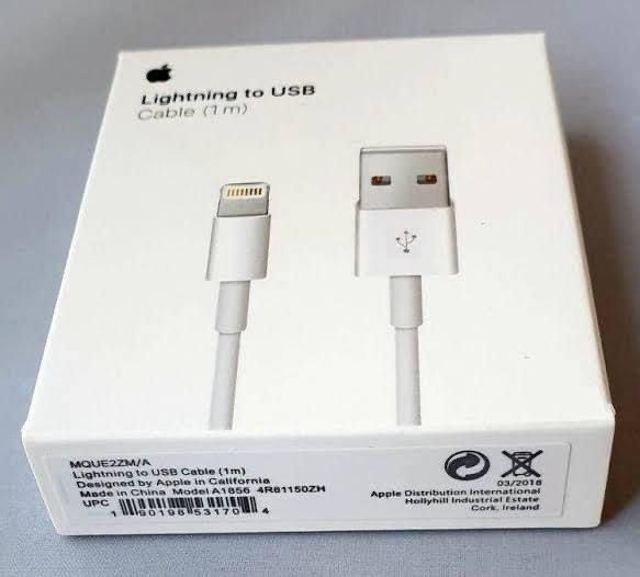 Apple iPhone and iPad Lightning Cable, Mobile Phones & Gadgets, Mobile &  Gadget Accessories, Chargers & Cables on Carousell