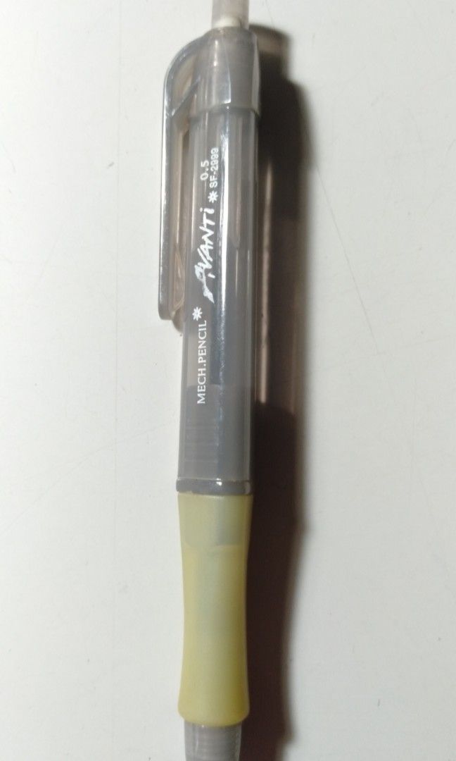 Avanti 0.5 Mechanical pencils (Category: Stationery & School Supplies) located in Manila. Submitted by rinroo (Listing ID 1195066547, Image 2). Description: 35 each take both for 75.
