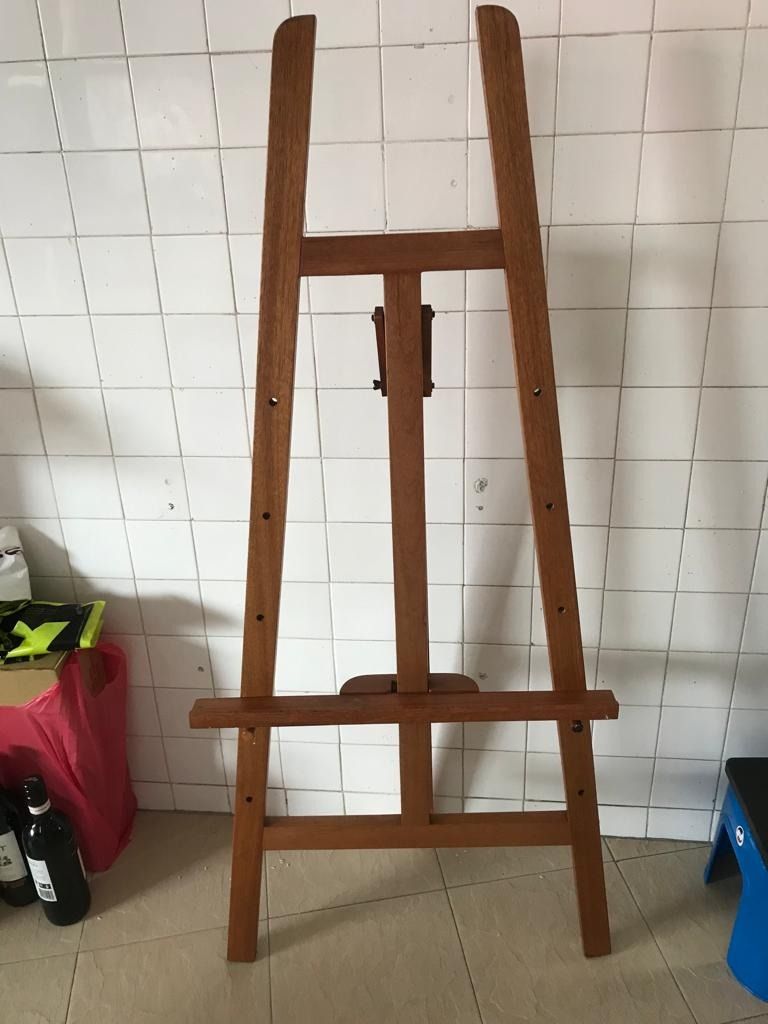Beautiful Solid Wood Easel, Hobbies & Toys, Stationery & Craft, Art