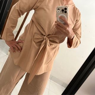 Blouse pita depan