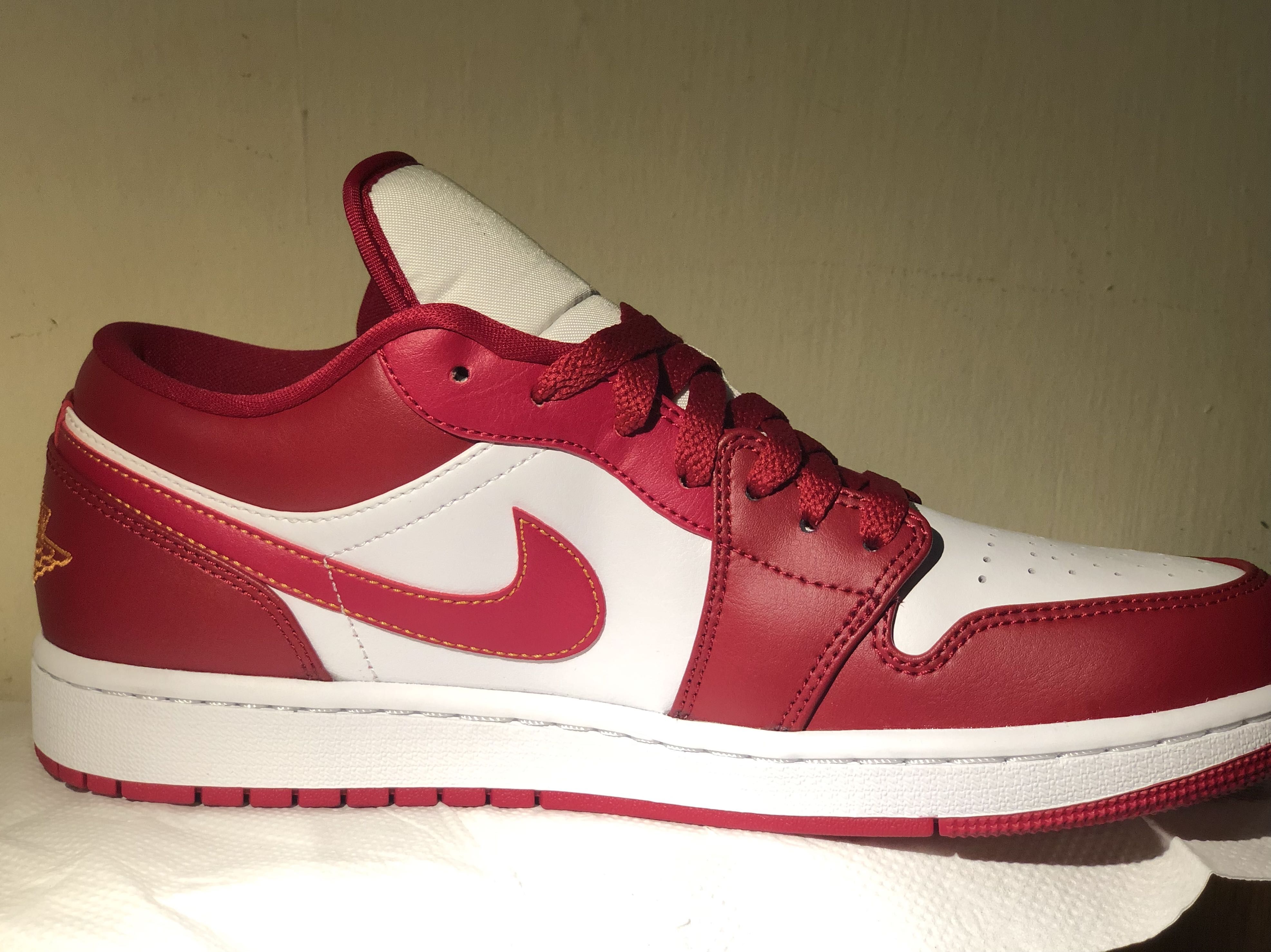 aj1 low red quilt
