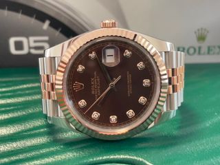 (Category: ) located in . Submitted by itrade_watches (Listing ID 1195079929, Image 1). Description: .