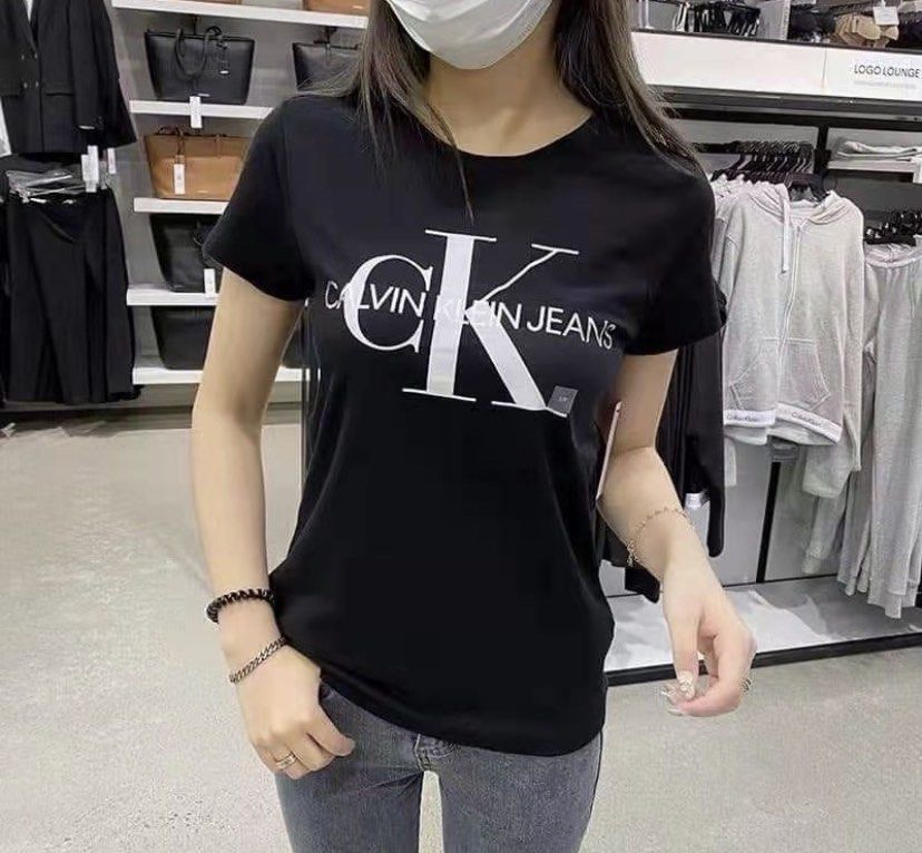 Calvin Klein Women Black T-shirt XS size, Women's Fashion, Tops, Shirts on  Carousell