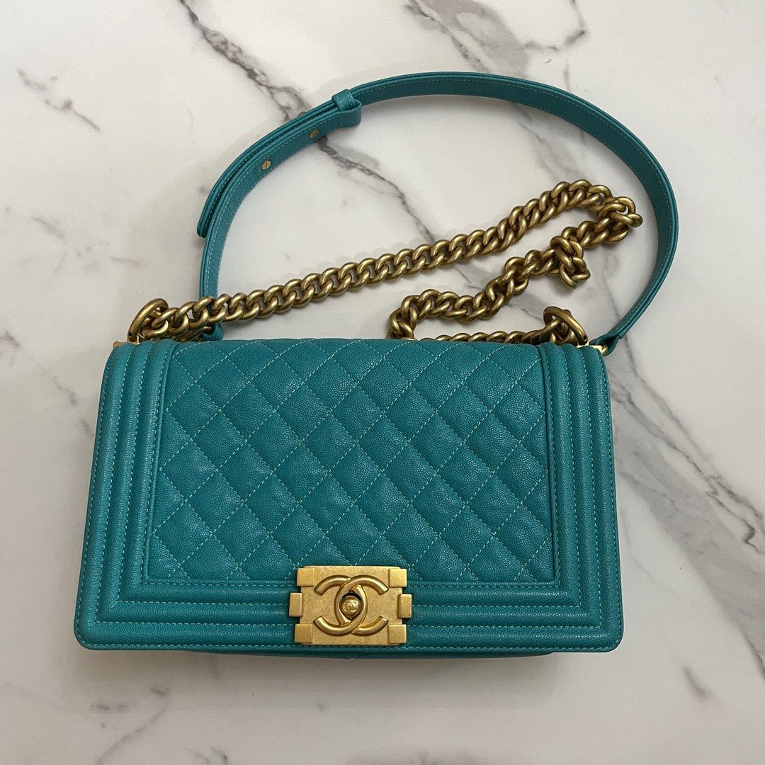 Chanel le boy best sale colors