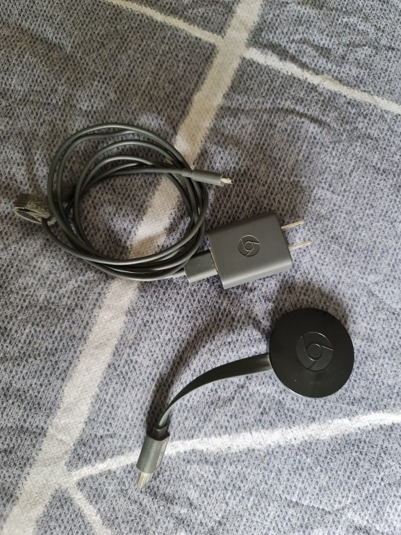 Chromecast gen 2 with free adaptor for chromecast, TV & Home