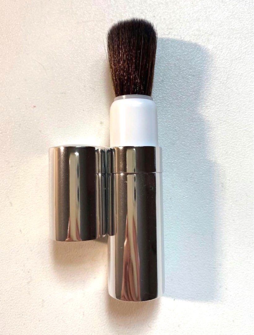 Clinique Retractable Brush (new), Beauty & Personal Care, Face, Makeup