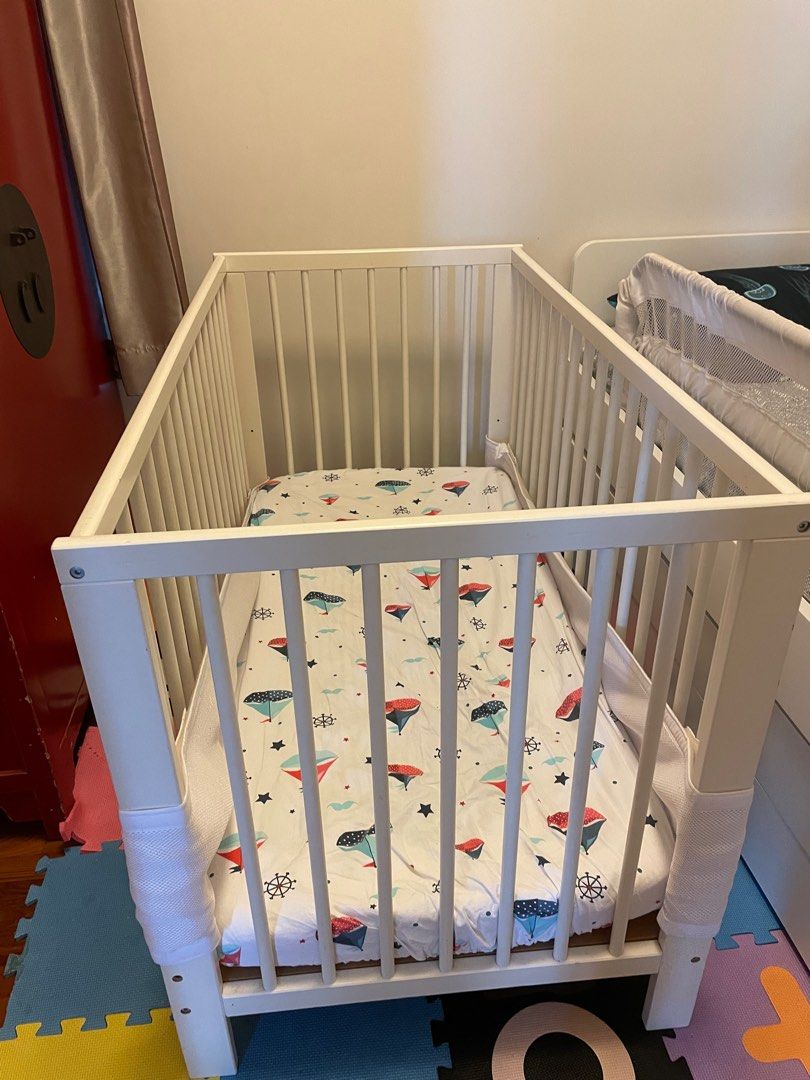 Convertible cot, Babies & Kids, Baby Nursery & Kids Furniture, Cots