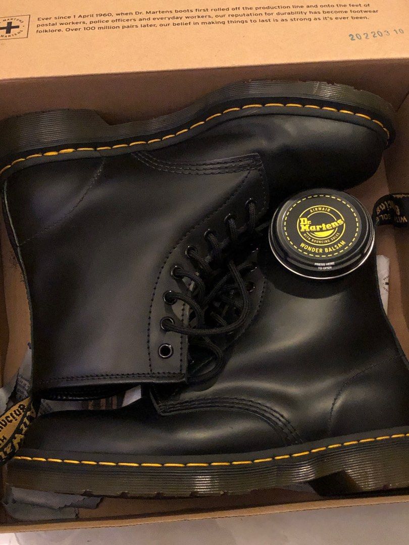 Dr. Martens 1460 US 9 Men s Fashion Footwear Boots on Carousell
