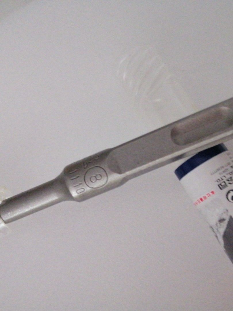 Drill bits (Category: Home Improvement Tools & Accessories) located in Singapore. Submitted by r2d3b (Listing ID 1194968444, Image 3). Description: See pic for size, for drill through. bought the wrong type, thus selling. four bits in total.