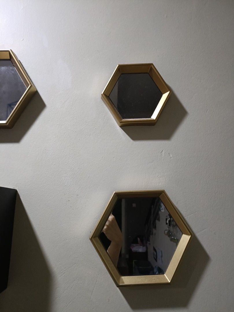 Flower metal frame deco, Furniture & Home Living, Home Decor, Wall