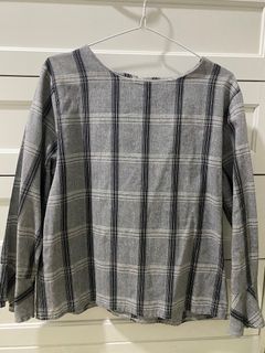 (Category: ) located in . Submitted by aisclearinghercloset (Listing ID 1195136864, Image 1). Description: .
