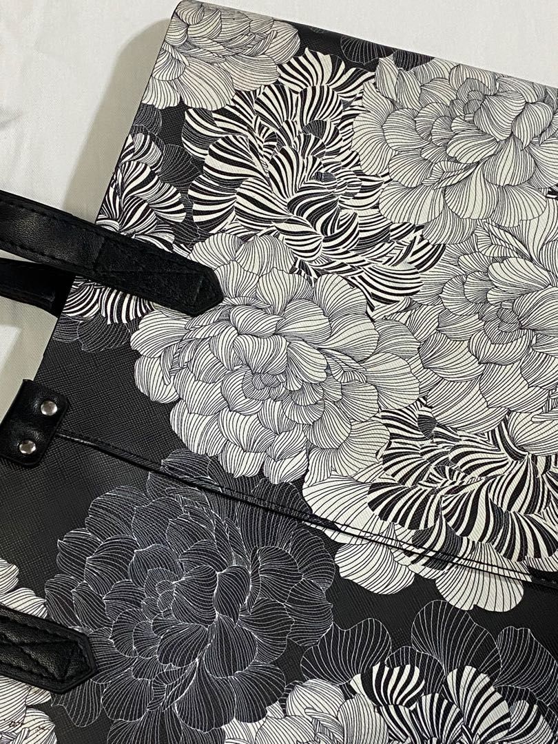 HARRODS FLORAL TOTE BAG, Women's Fashion, Bags & Wallets, Tote Bags on